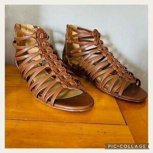 NWOT NEW!! Comfortveiw Cognac Brown “The Helen” Faux Leather Gladiator Sandals